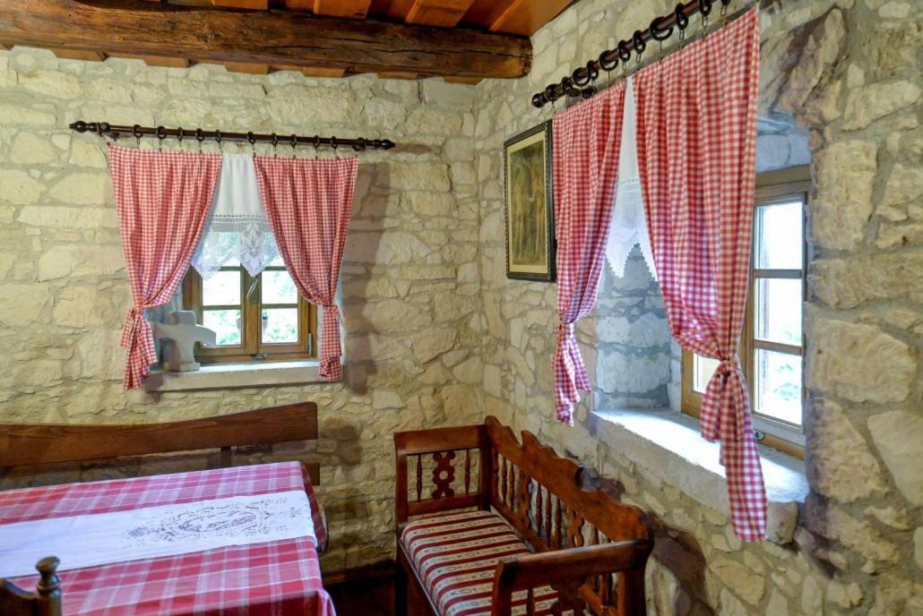 Hiza Golubic Villa Vinica ภายนอก รูปภาพ